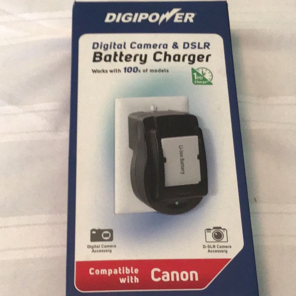 Digipower digital camera& dslr battery charger preowned still in box
